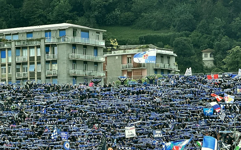 社区业余球场与破旧球门实拍(身体层面的收益)